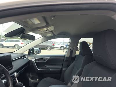 2025 Toyota RAV4 LE - zdjęcie 17 z 20 - miniatura