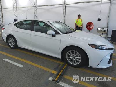 2025 Toyota Camry LE - zdjęcie 3 z 27 - miniatura