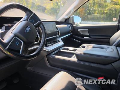 2025 Ford Expedition Platinum - zdjęcie 11 z 32 - miniatura