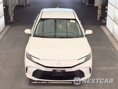 2025 Toyota Camry LE - zdjęcie 2 z 21 - miniatura