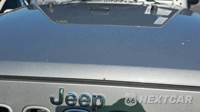 2016 Jeep Wrangler Unlimited Sahara - zdjęcie 19 z 30 - miniatura
