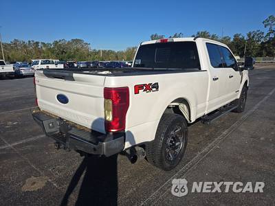 2019 Ford Super Duty F-250 Lariat Crew Cab Medium Bed - zdjęcie 4 z 26 - miniatura