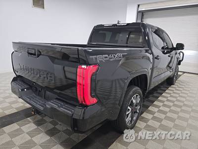 2024 Toyota Tundra Platinum Crew Cab Short Bed - zdjęcie 4 z 29 - miniatura