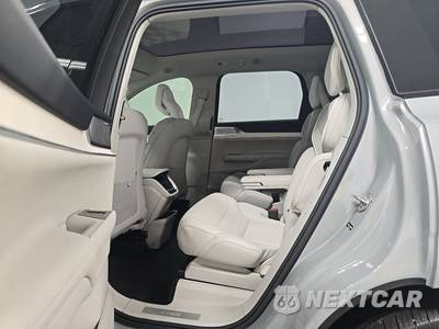 2025 Volvo EX90 Twin Motor Ultra 6-Passenger - zdjęcie 13 z 20 - miniatura