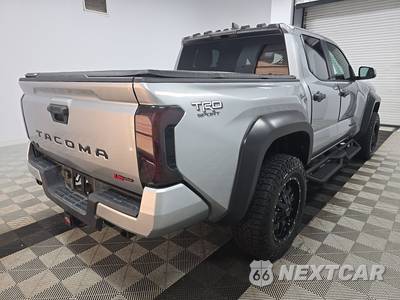 2025 Toyota Tacoma TRD Sport Crew Cab Medium Bed - zdjęcie 4 z 33 - miniatura