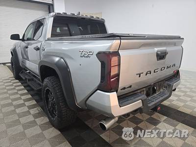 2025 Toyota Tacoma TRD Sport Crew Cab Medium Bed - zdjęcie 6 z 33 - miniatura