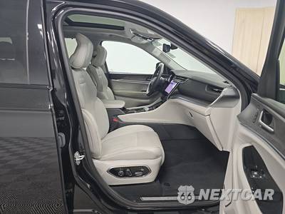 2023 Jeep Grand Cherokee Overland - zdjęcie 8 z 19 - miniatura