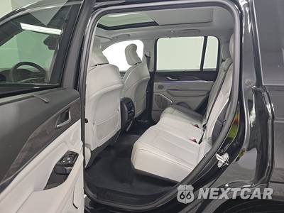 2023 Jeep Grand Cherokee Overland - zdjęcie 13 z 19 - miniatura