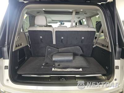 2023 Jeep Grand Wagoneer - zdjęcie 17 z 19 - miniatura