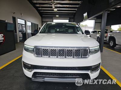 2023 Jeep Grand Wagoneer - zdjęcie 2 z 19 - miniatura