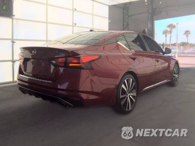 2020 Nissan Altima SR - zdjęcie 4 z 33 - miniatura