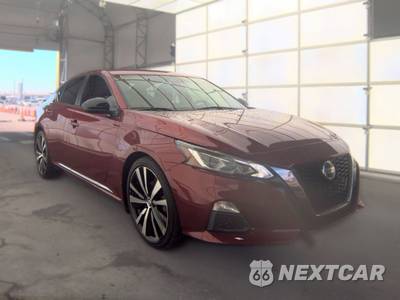 2020 Nissan Altima SR - zdjęcie 3 z 33 - miniatura