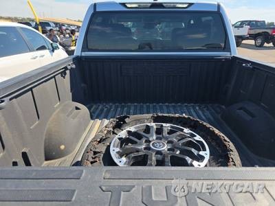 2024 Toyota Tundra SR5 Crew Cab Short Bed - zdjęcie 16 z 23 - miniatura