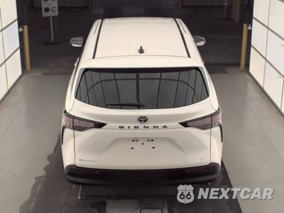 2025 Toyota Sienna LE 8-Passenger 120.5" WB - zdjęcie 5 z 24 - miniatura