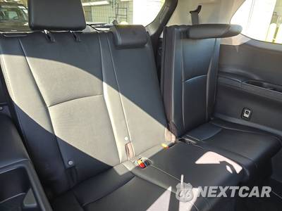2025 Toyota Grand Highlander Hybrid Limited - zdjęcie 14 z 21 - miniatura