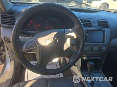 2011 Toyota Camry LE - zdjęcie 10 z 41 - miniatura
