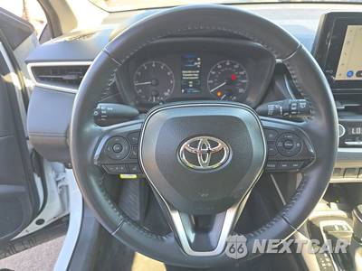 2025 Toyota Corolla Cross LE - zdjęcie 10 z 38 - miniatura