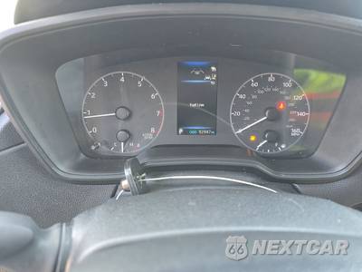 2025 Toyota Corolla Cross LE - zdjęcie 12 z 38 - miniatura
