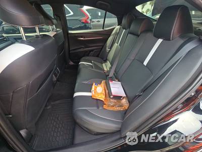 2025 Toyota Camry SE - zdjęcie 13 z 22 - miniatura