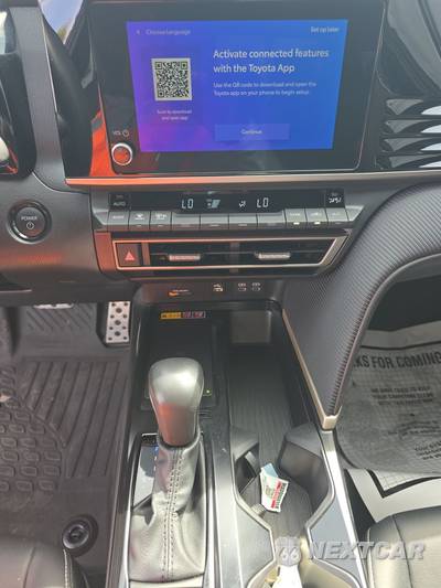 2025 Toyota Camry SE - zdjęcie 11 z 22 - miniatura