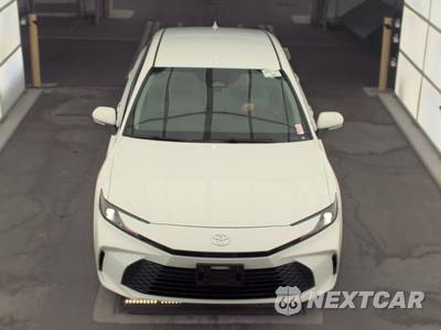 2025 Toyota Camry LE - zdjęcie 2 z 23 - miniatura