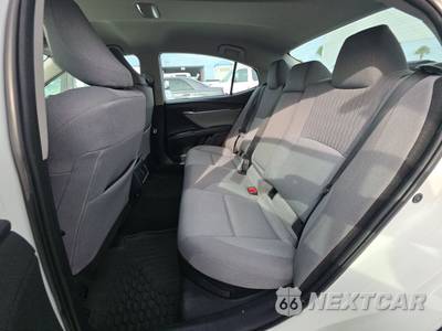 2025 Toyota Camry LE - zdjęcie 13 z 23 - miniatura