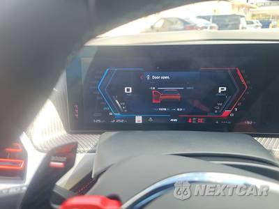 2025 BMW XM Label Red - zdjęcie 12 z 17 - miniatura
