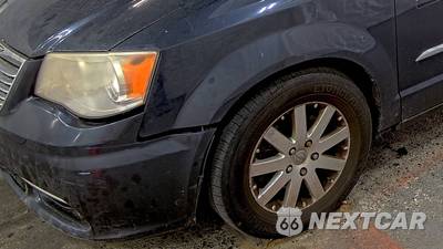 2013 Chrysler Town & Country Touring 121.2" WB - zdjęcie 7 z 22 - miniatura