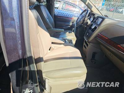 2013 Chrysler Town & Country Touring 121.2" WB - zdjęcie 12 z 22 - miniatura