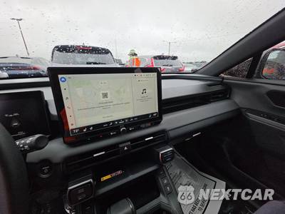 2026 Toyota RAV4 Plug-In Hybrid XSE - zdjęcie 11 z 22 - miniatura