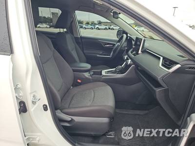 2023 Toyota RAV4 XLE - zdjęcie 8 z 21 - miniatura