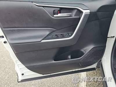 2023 Toyota RAV4 XLE - zdjęcie 9 z 21 - miniatura