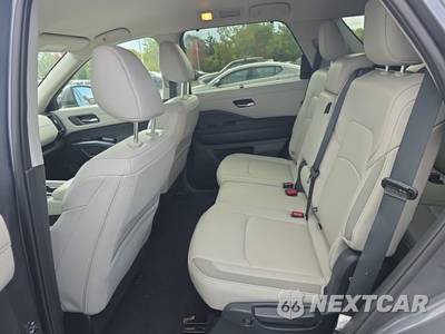 2025 Nissan Pathfinder SL - zdjęcie 14 z 24 - miniatura