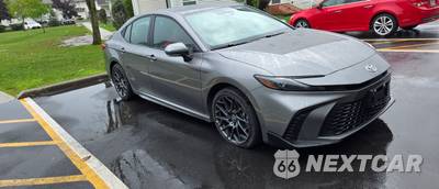 2025 Toyota Camry SE - zdjęcie 3 z 12 - miniatura