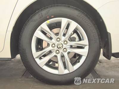 2026 Toyota Sienna Limited 7-Passenger 120.5" WB - zdjęcie 12 z 26 - miniatura