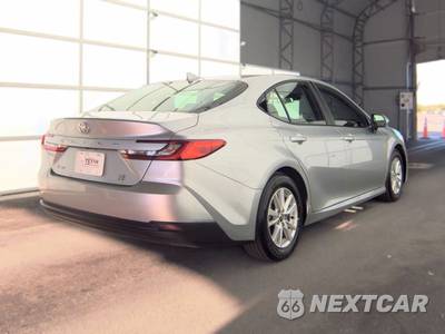2026 Toyota Camry LE - zdjęcie 4 z 19 - miniatura
