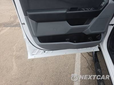 2025 Ford Super Duty F-350 Cab Chassis XL Crew Cab DRW - zdjęcie 9 z 28 - miniatura