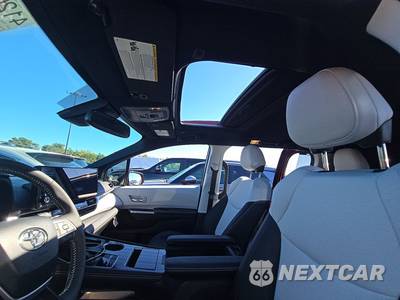 2026 Toyota Sienna XSE 7-Passenger 120.5" WB - zdjęcie 21 z 28 - miniatura