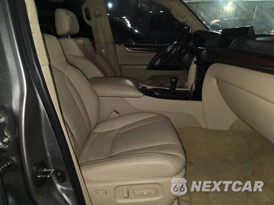 2019 Lexus LX 570 Three-Row - zdjęcie 8 z 21 - miniatura