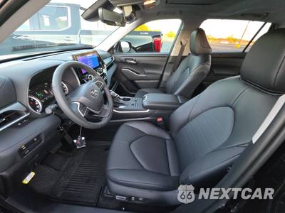 2026 Toyota Highlander XLE - zdjęcie 13 z 27 - miniatura