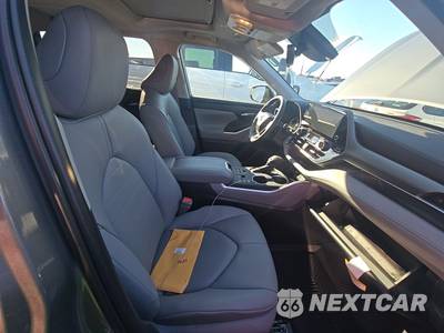 2026 Toyota Highlander XLE - zdjęcie 14 z 25 - miniatura