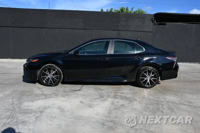 2024 Toyota Camry SE - zdjęcie 5 z 16 - miniatura
