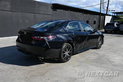 2024 Toyota Camry SE - zdjęcie 3 z 16 - miniatura