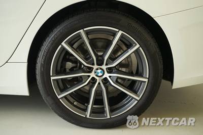 2021 BMW 3 Series Sedan 330i xDrive - zdjęcie 22 z 23 - miniatura