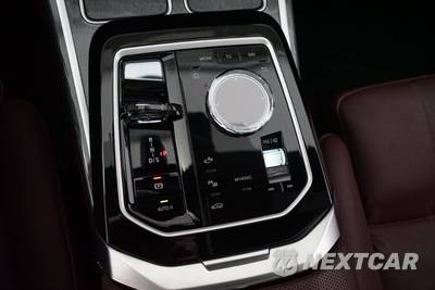 2024 BMW 7 Series 760i xDrive - zdjęcie 14 z 28 - miniatura