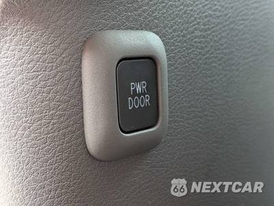 2024 Toyota Sienna XLE 8-Passenger 120.5" WB - zdjęcie 17 z 34 - miniatura