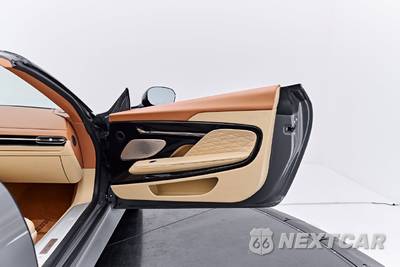 2025 Aston Martin DB12 Convertible - zdjęcie 36 z 50 - miniatura