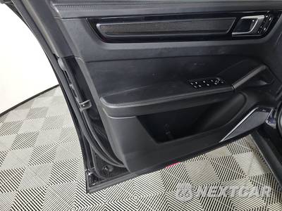 2022 Porsche Cayenne Turbo GT - zdjęcie 9 z 19 - miniatura
