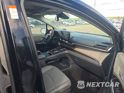2024 Toyota Sienna XLE 7-Passenger 120.5" WB - zdjęcie 8 z 31 - miniatura