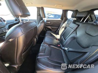 2019 Jeep Cherokee Latitude Plus - zdjęcie 13 z 31 - miniatura